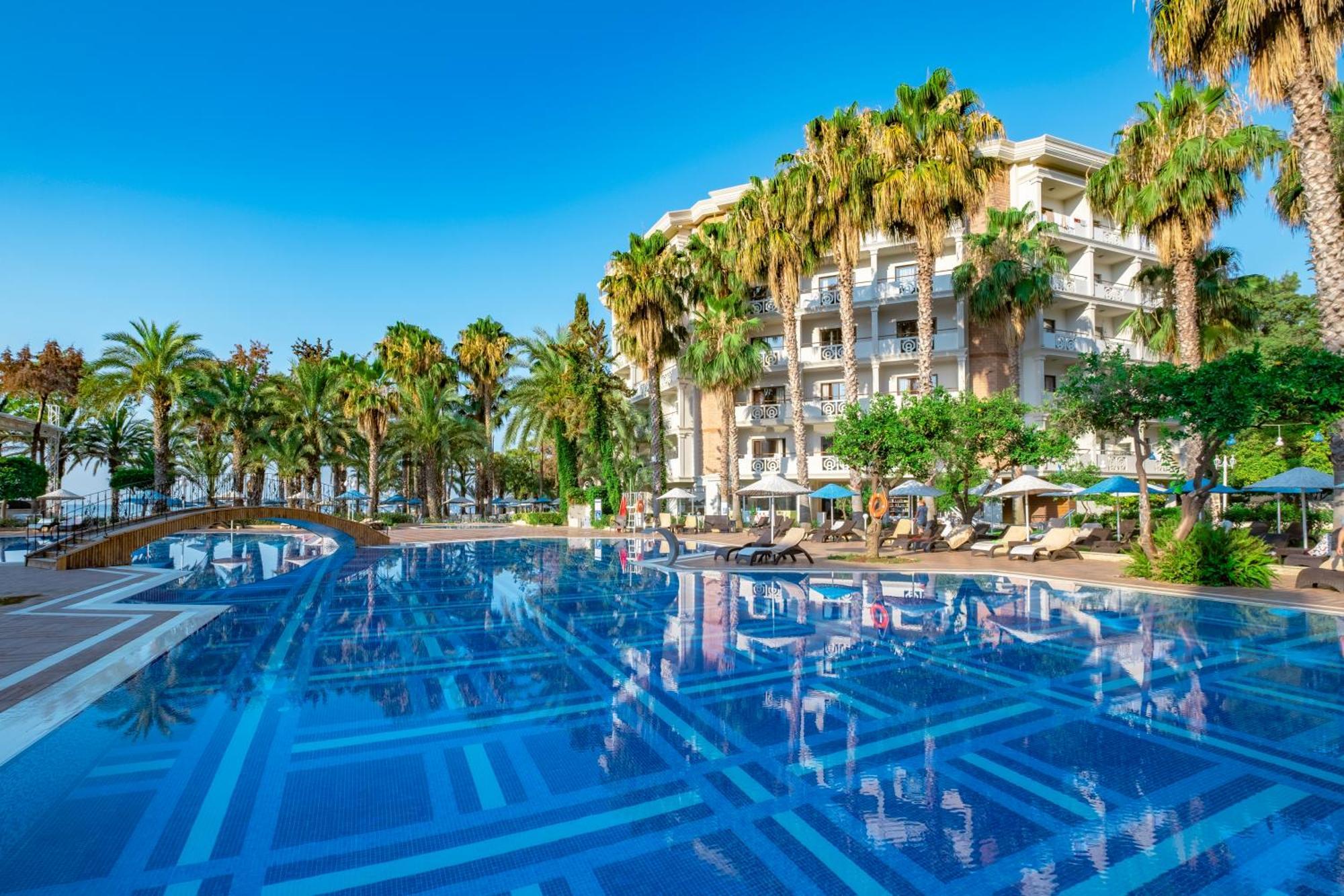 Utopia Resort & Residence 阿萨拉尔 外观 照片