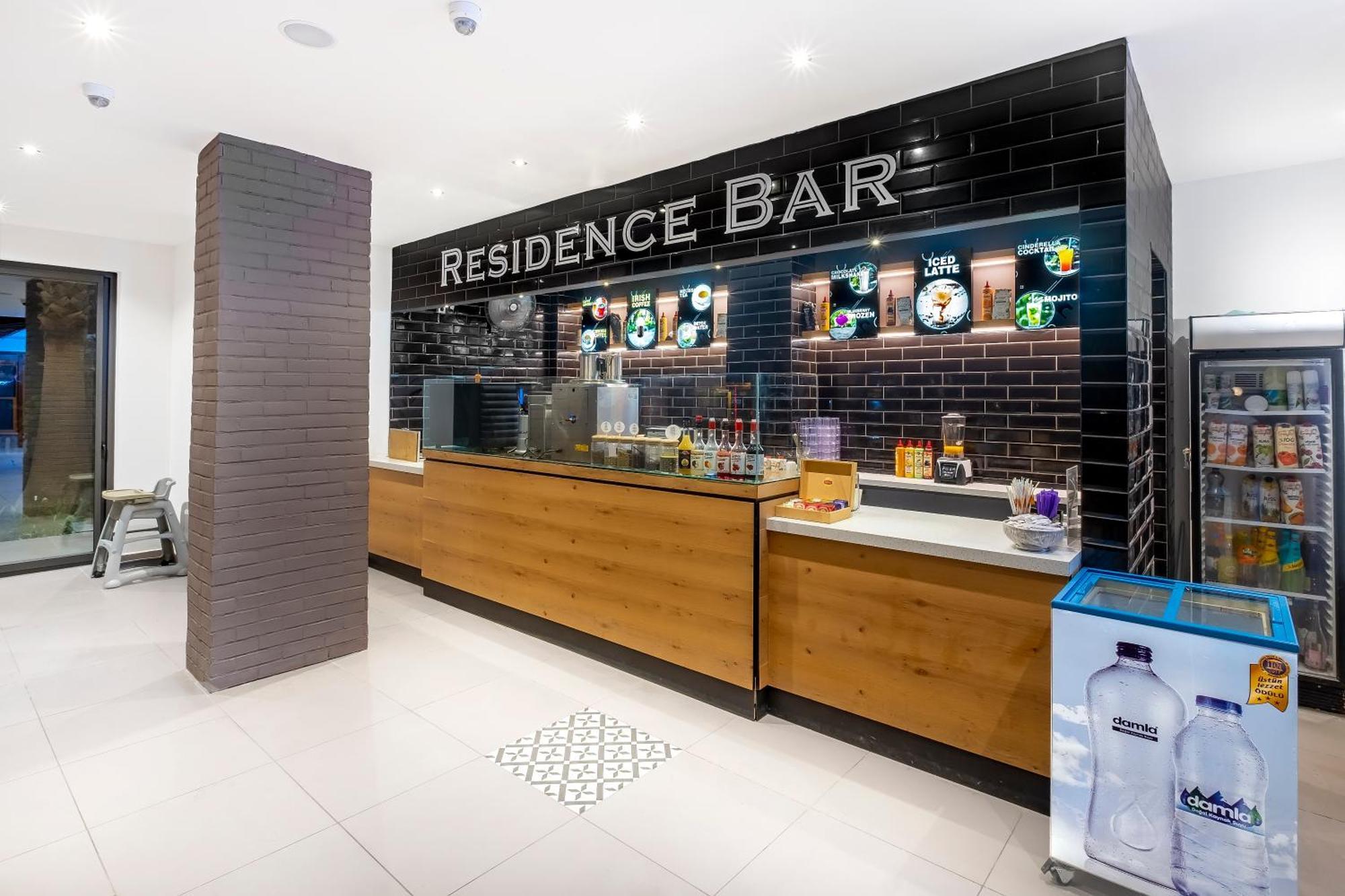 Utopia Resort & Residence 阿萨拉尔 外观 照片