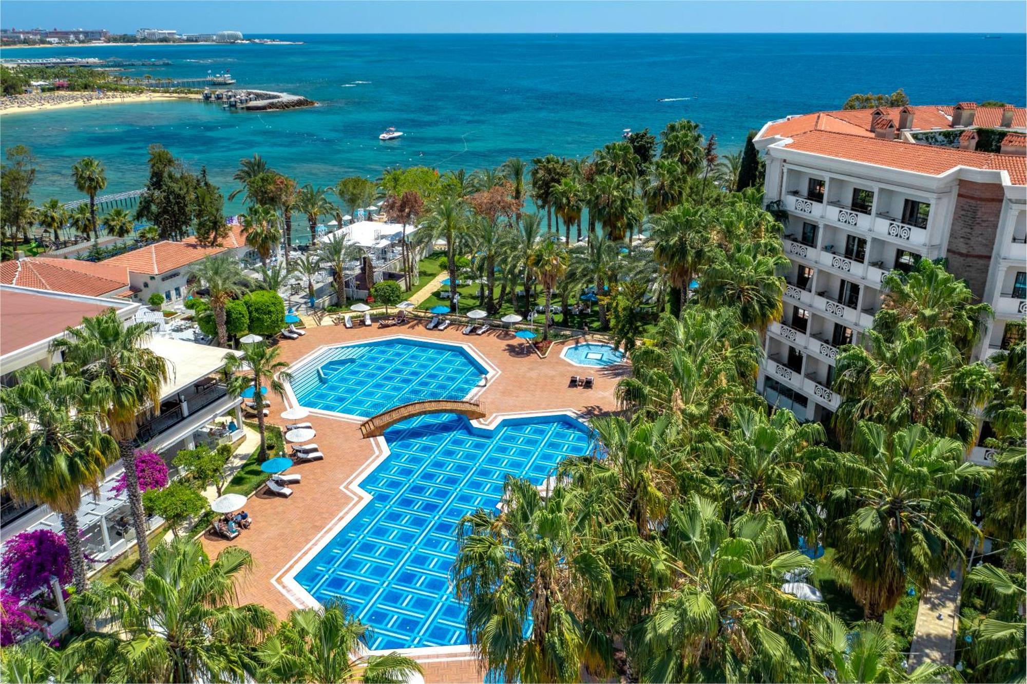 Utopia Resort & Residence 阿萨拉尔 外观 照片
